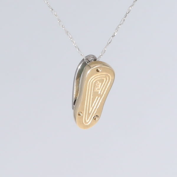Opal Pendant Inlaid Single Sandal Design