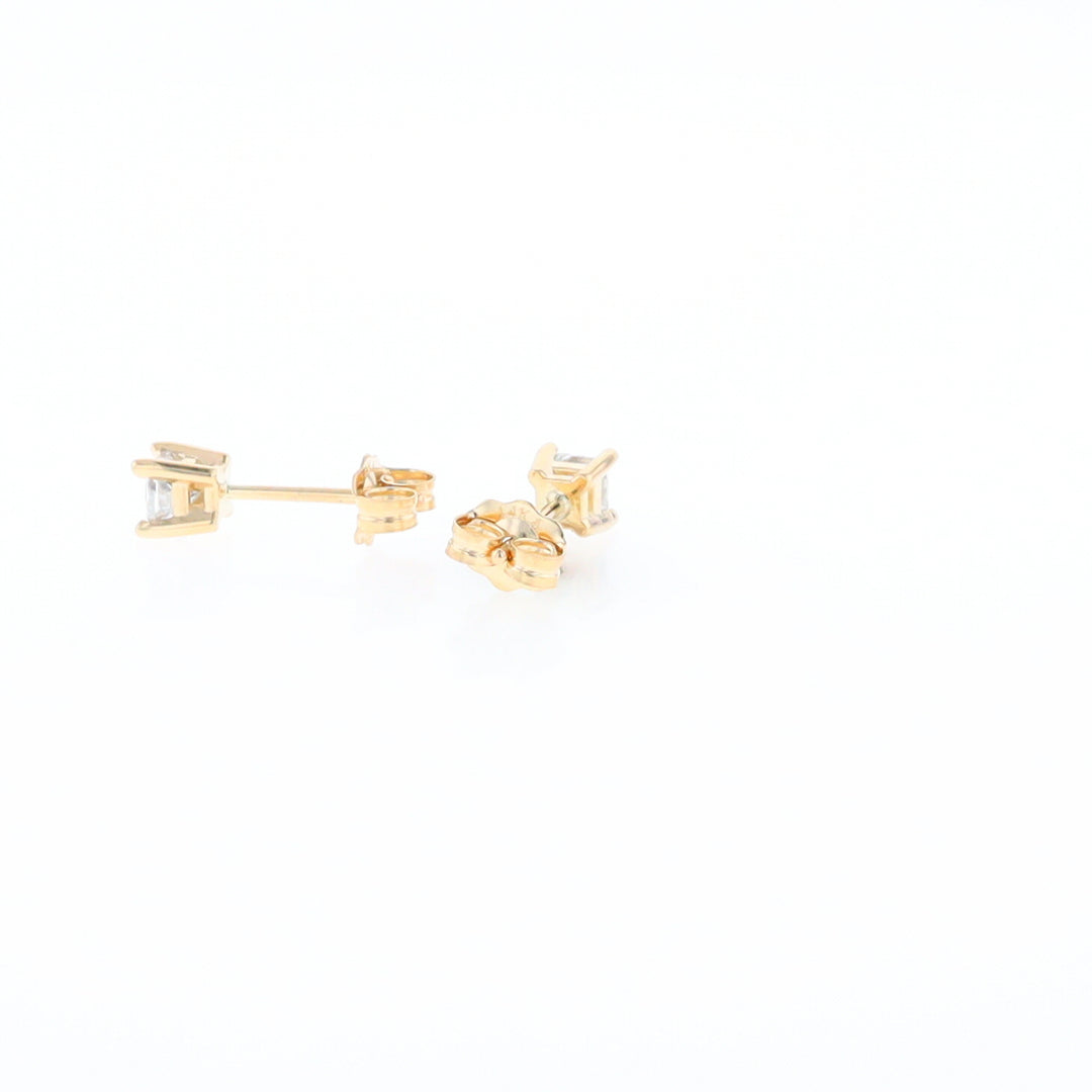 0.38ctw Diamond Stud Earrings