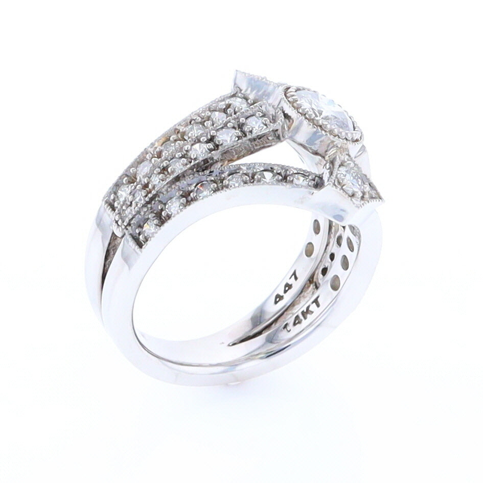 The Queen's Ring - Salt and Pepper