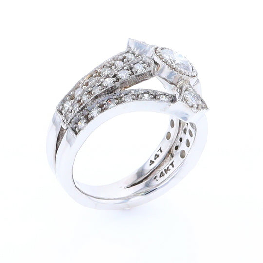 The Queen's Ring - Salt and Pepper