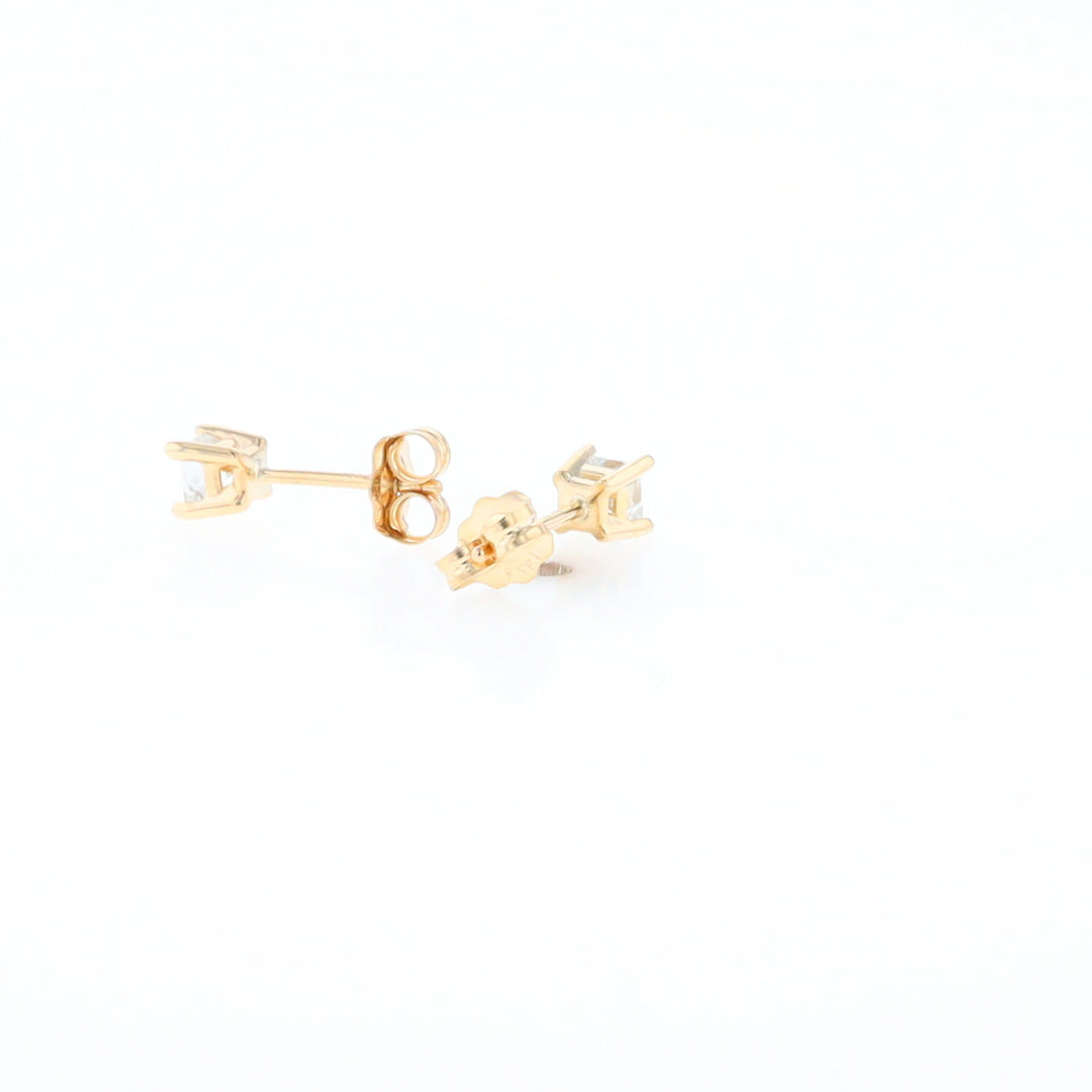 0.39ctw Diamond Stud Earrings