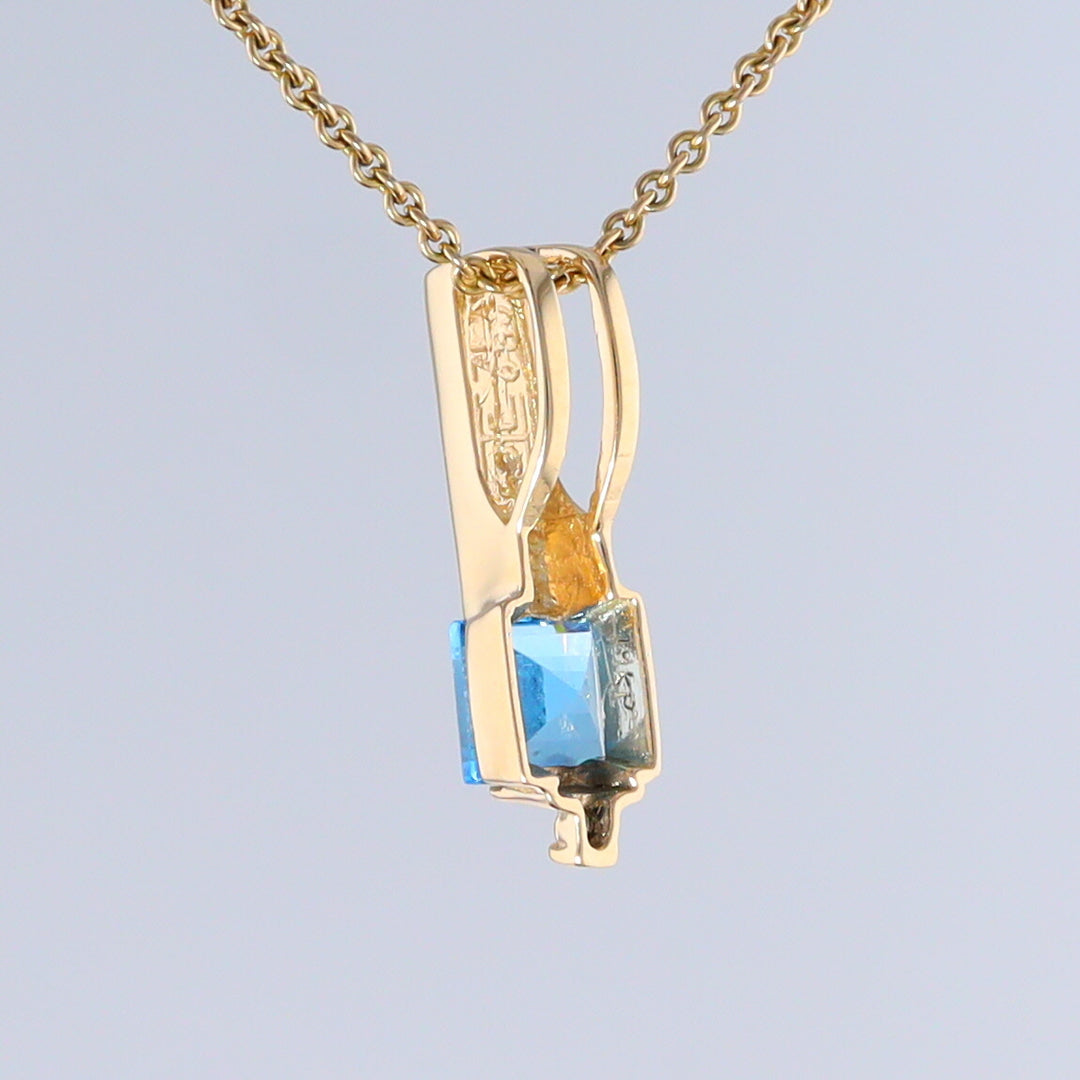 Opal Pendant Rectangle Inlaid with Peridot and 0.03ctw Round Diamond