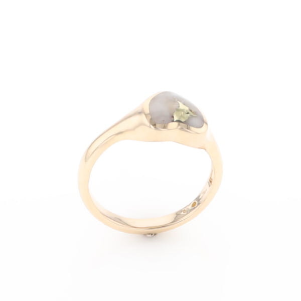 Gold Quartz Ring Heart Shape Inlaid Design