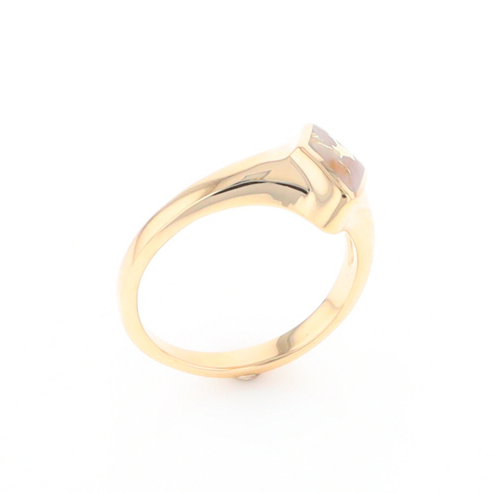 Gold Quartz Ring Diamond Shape Inlaid Design