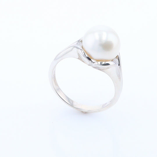 Solitaire Pearl Ring