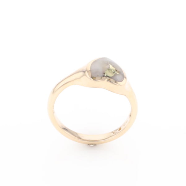 Gold Quartz Ring Heart Shape Inlaid Design
