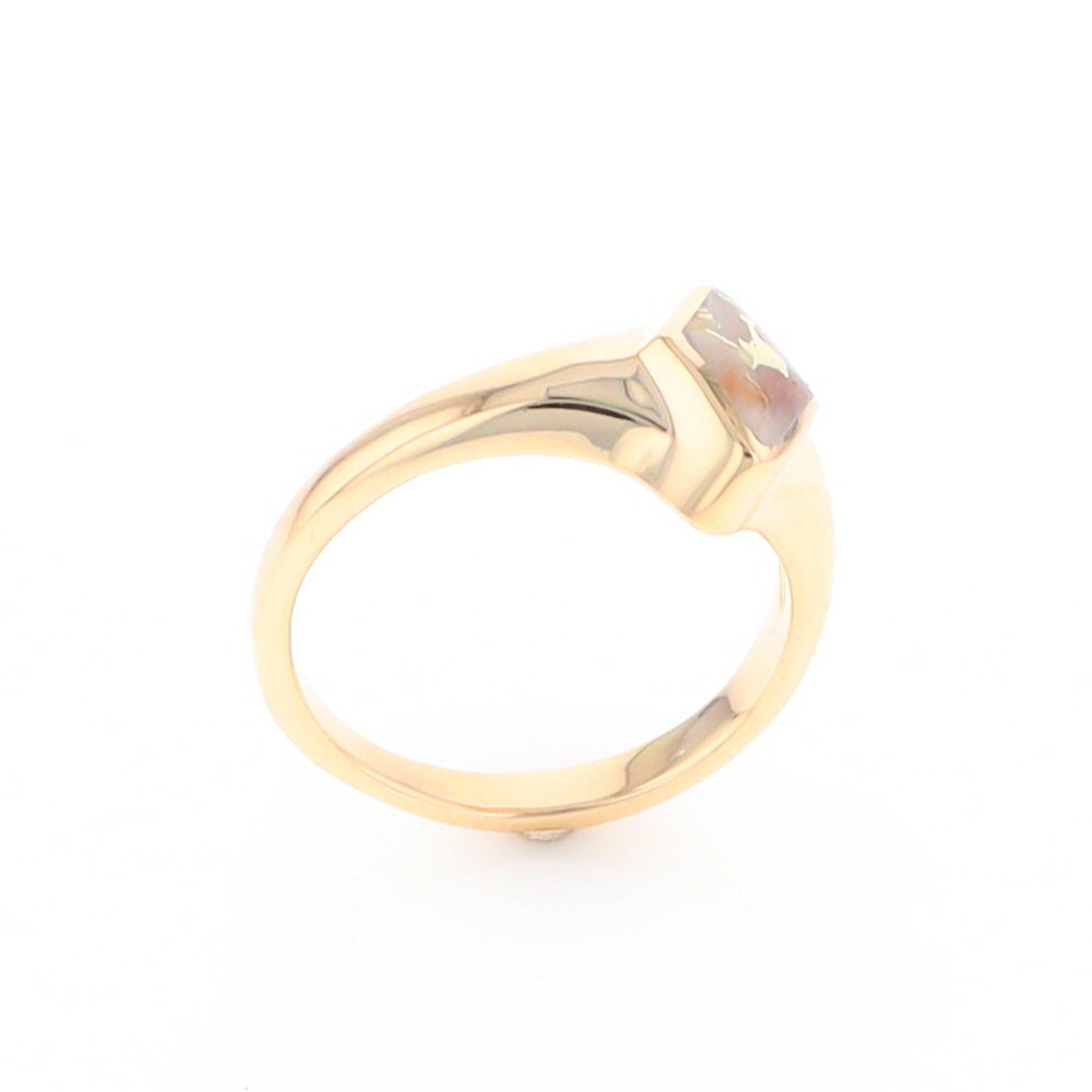 Gold Quartz Ring Diamond Shape Inlaid Design