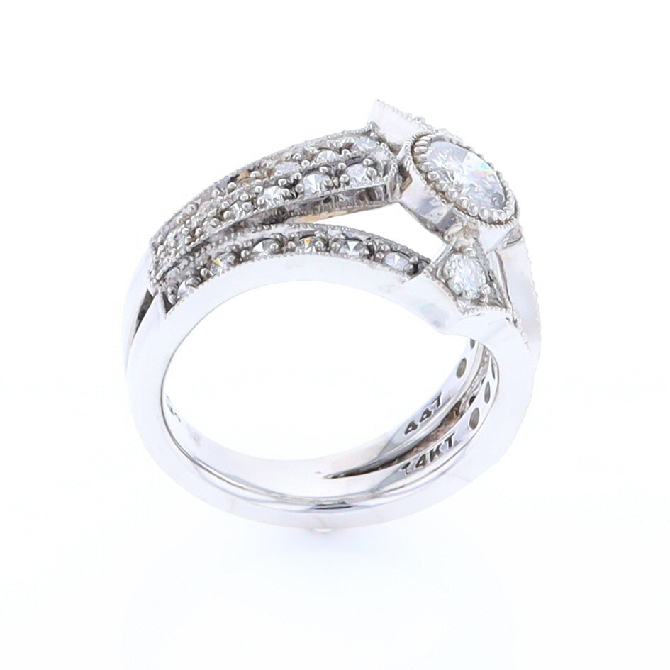 The Queen's Ring - Salt and Pepper