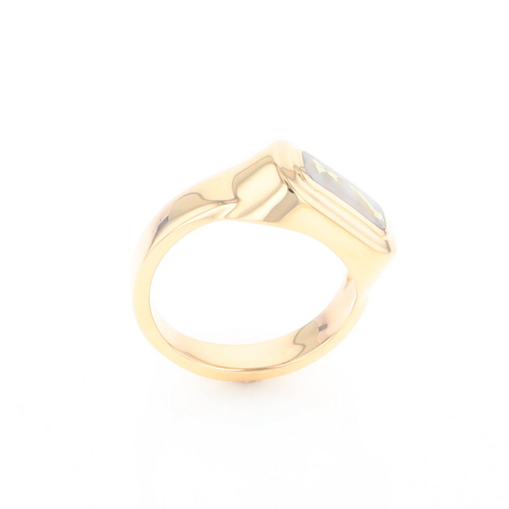 Gold Quartz Ring Oval Inlaid Design - G2