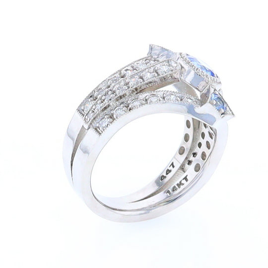 The Queen's Ring - Ceylon Sapphire