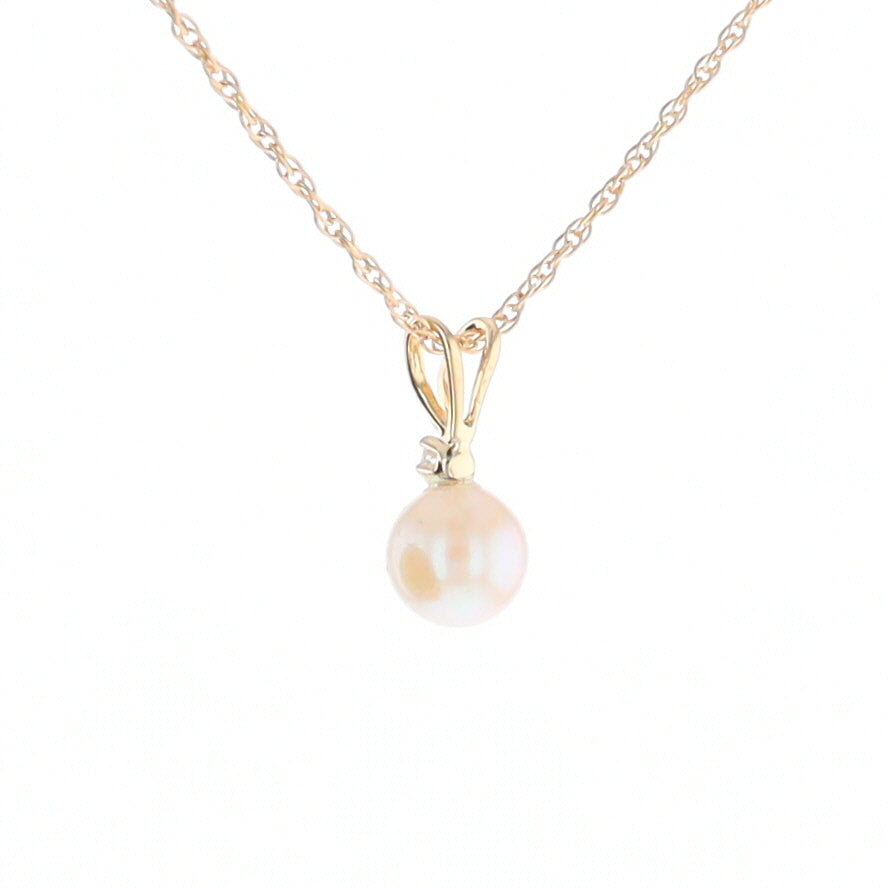 Pearl Pendant with Diamond Accent