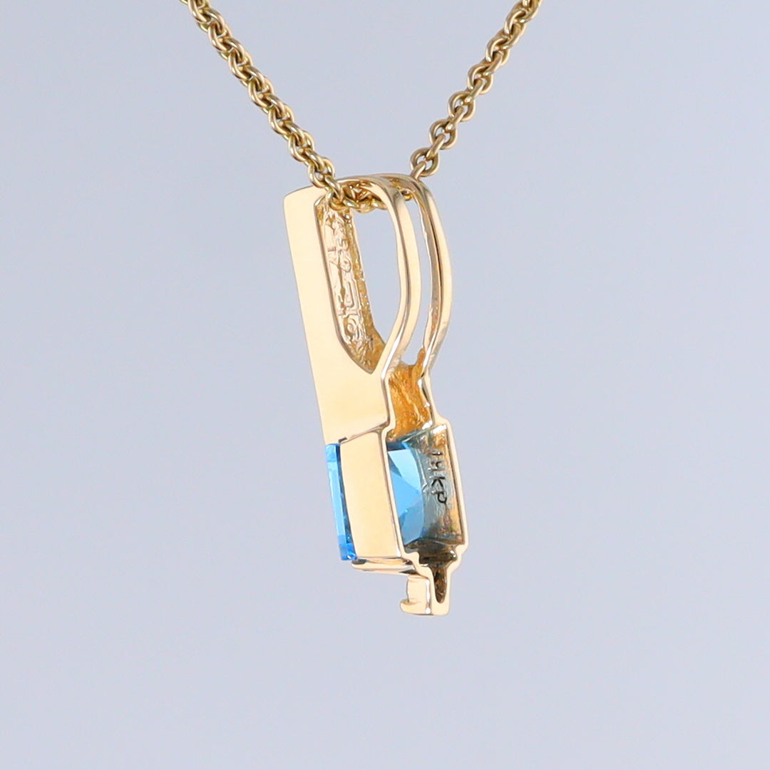 Opal Pendant Rectangle Inlaid with Peridot and 0.03ctw Round Diamond