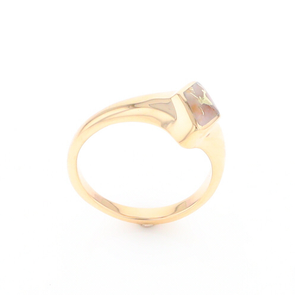 Gold Quartz Ring Diamond Shape Inlaid Design