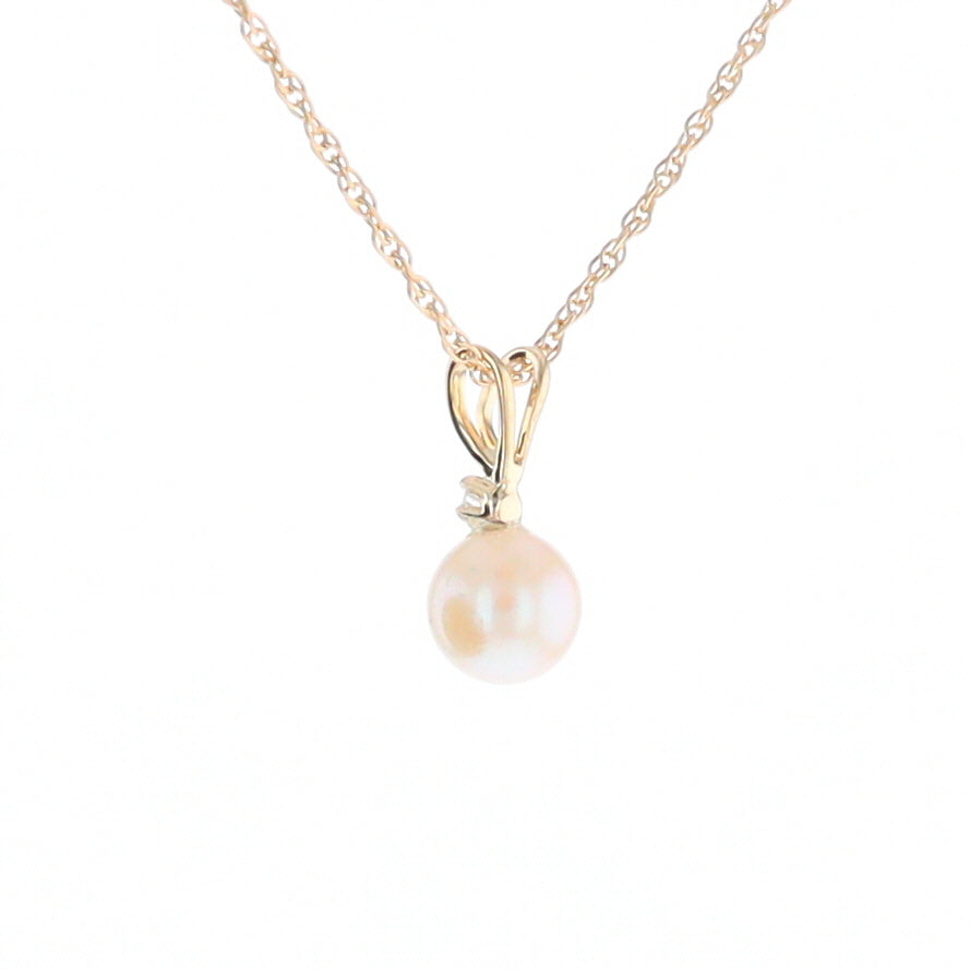 Pearl Pendant with Diamond Accent