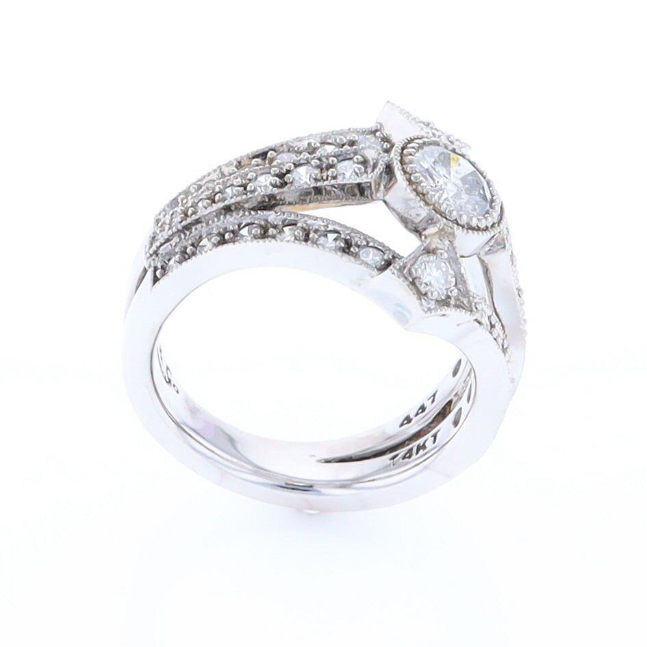 The Queen's Ring - Salt and Pepper