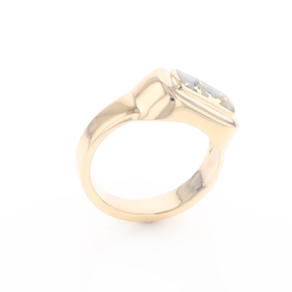 Gold Quartz Ring Oval Inlaid Design - G2