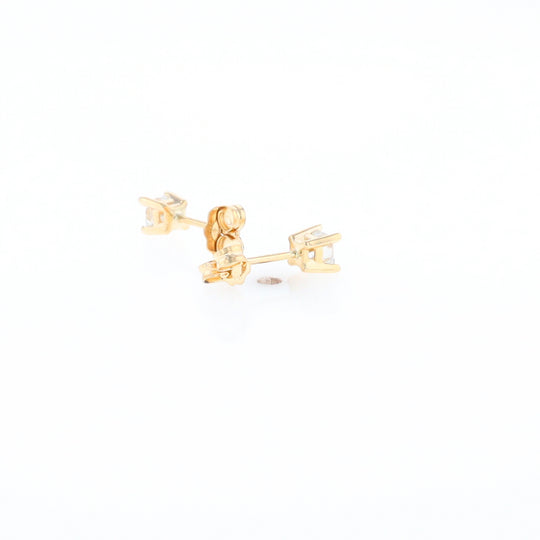 0.39ctw Diamond Stud Earrings