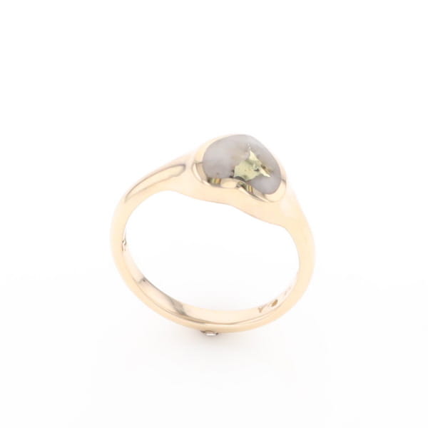 Gold Quartz Ring Heart Shape Inlaid Design