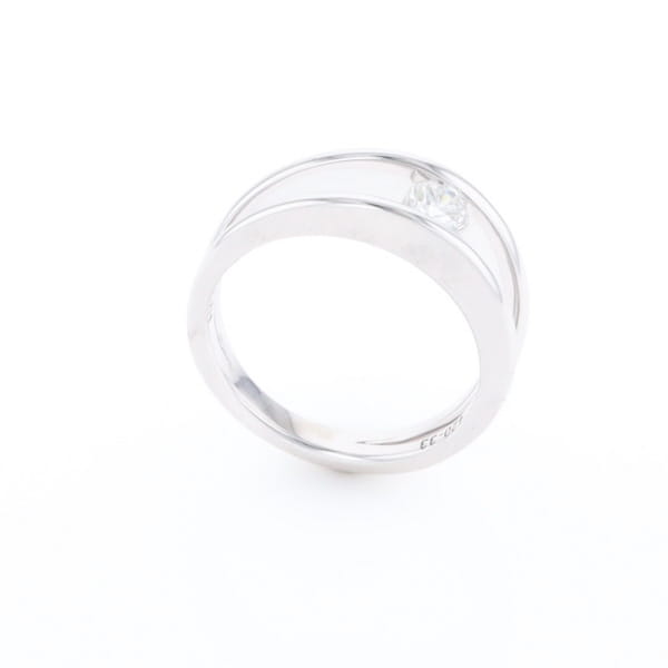 Kiss Ring