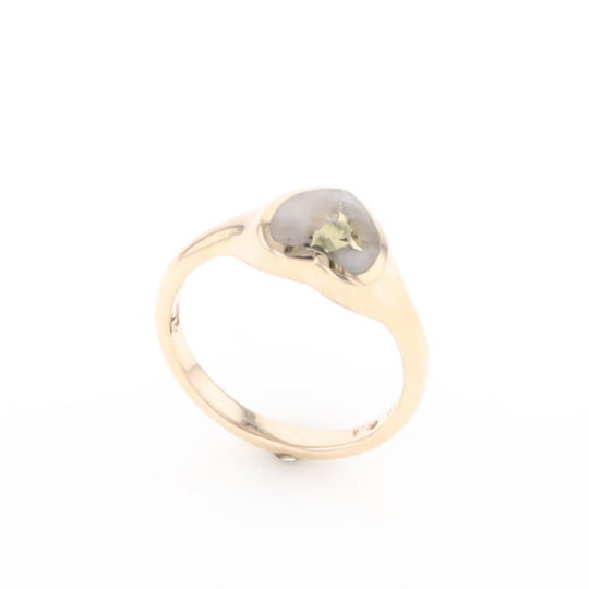 Gold Quartz Ring Heart Shape Inlaid Design