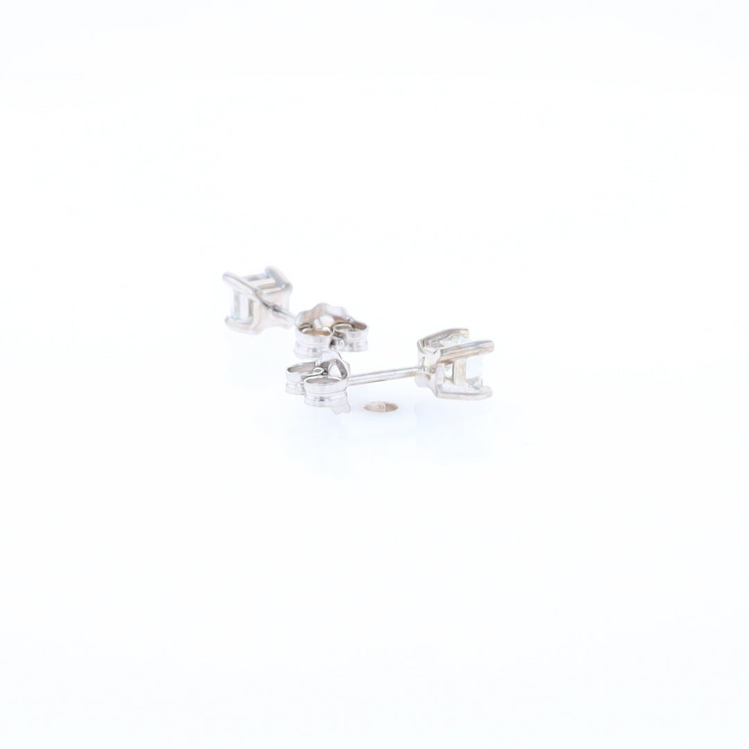 0.51ctw Diamond Stud Earrings