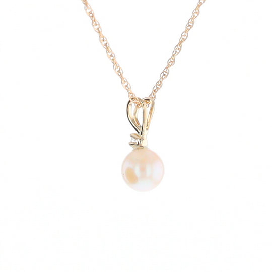 Pearl Pendant with Diamond Accent