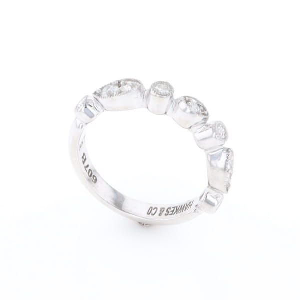 Simply Vintage Wedding Band (White Gold)