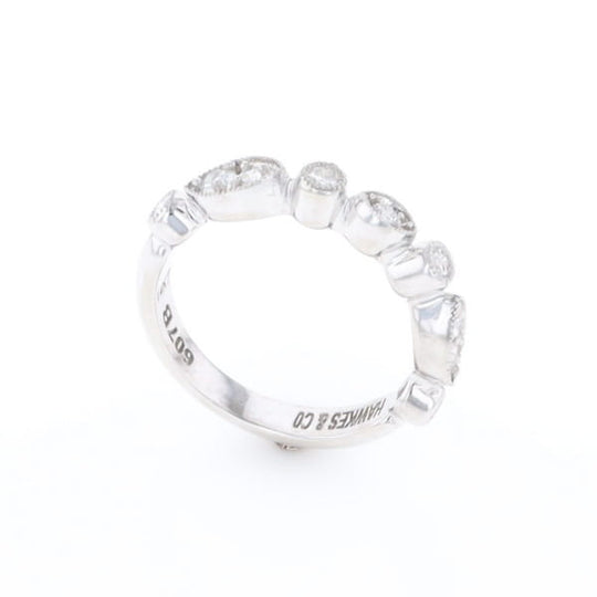 Simply Vintage Wedding Band (White Gold)