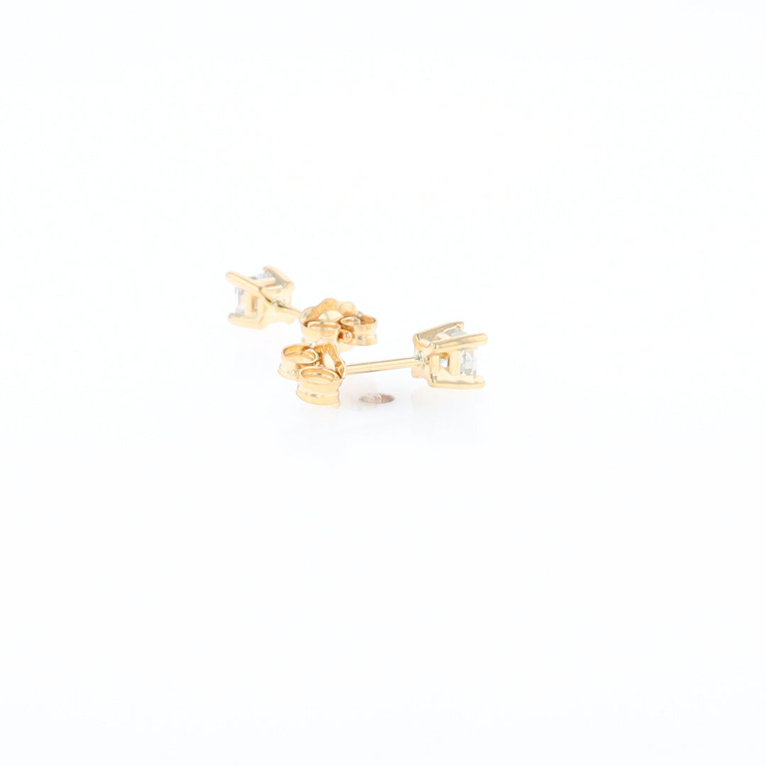 0.38ctw Diamond Stud Earrings