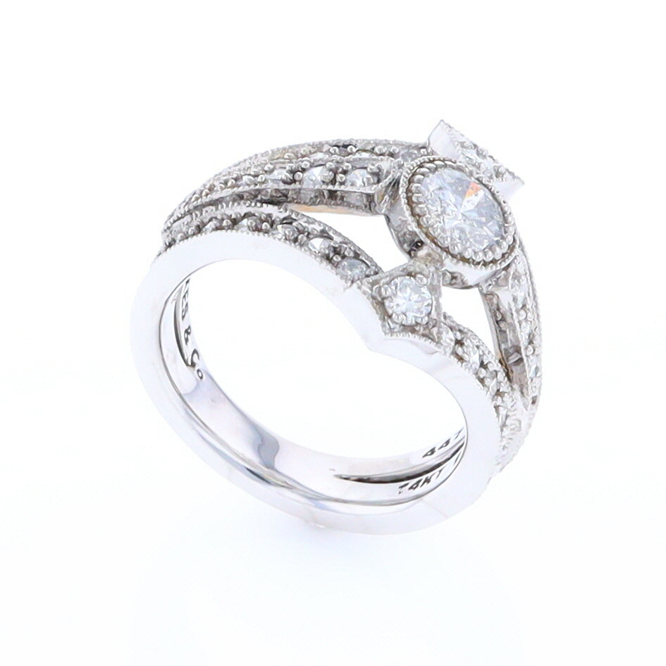 The Queen's Ring - Salt and Pepper