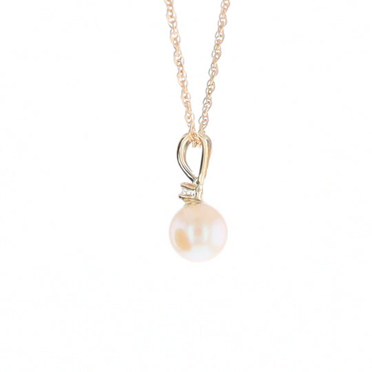 Pearl Pendant with Diamond Accent