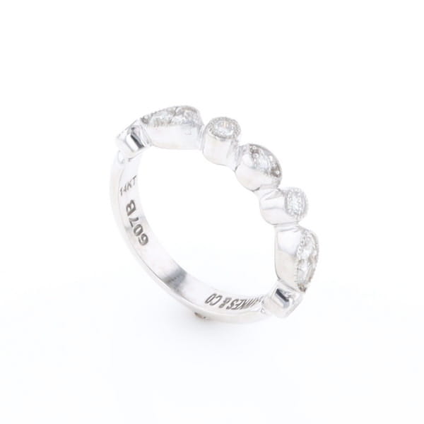 Simply Vintage Wedding Band (White Gold)