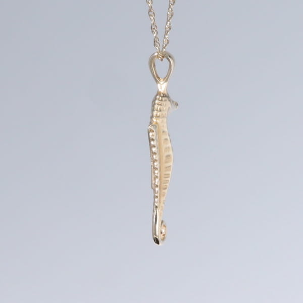 Opal Pendant Inlaid Realistic Sea Horse Design