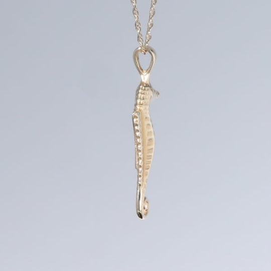 Opal Pendant Inlaid Realistic Sea Horse Design