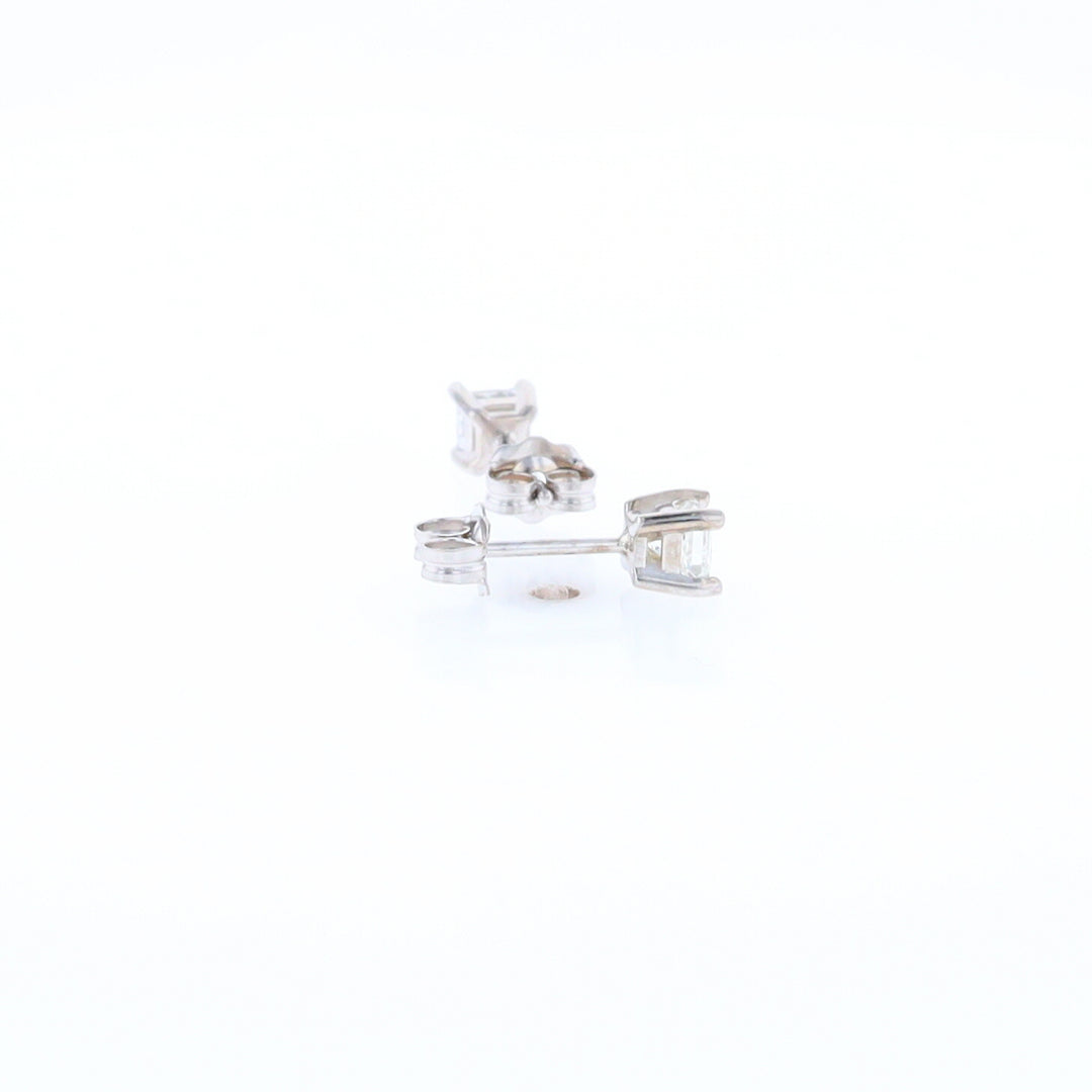 0.51ctw Diamond Stud Earrings