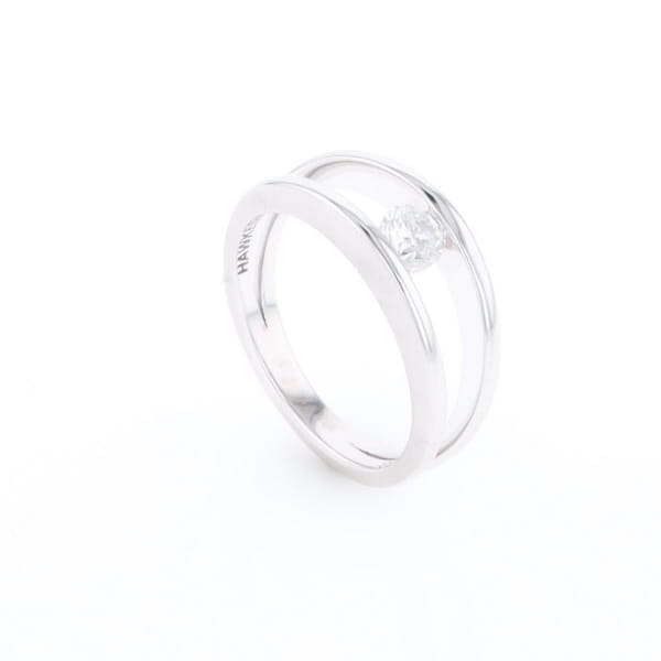 Kiss Ring