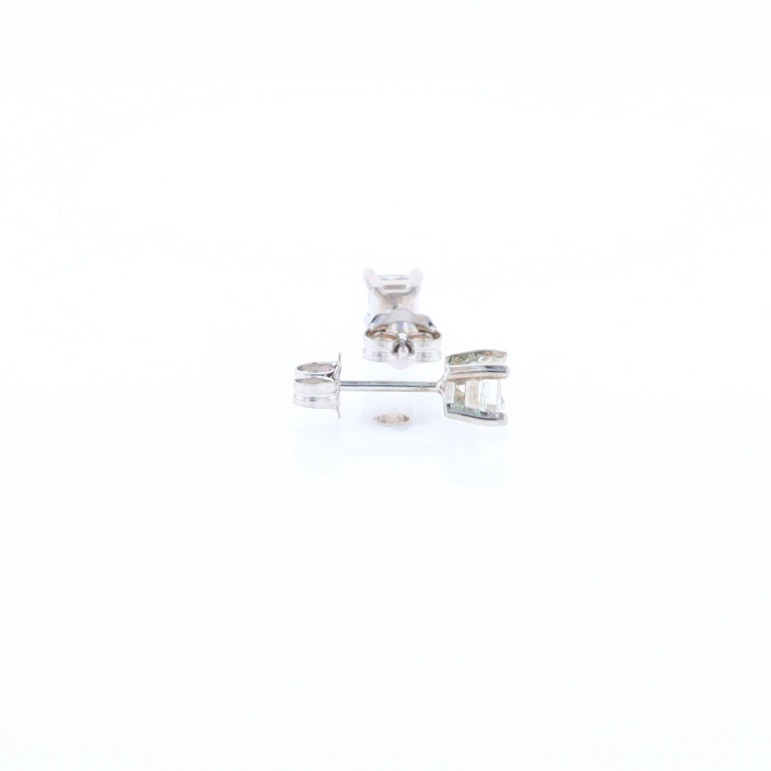 0.51ctw Diamond Stud Earrings