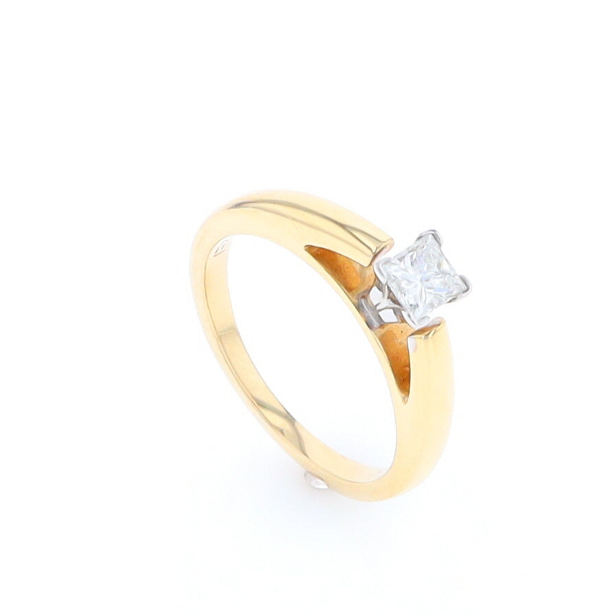 0.32ct Princess Cut Solitaire Diamond Engagement Ring