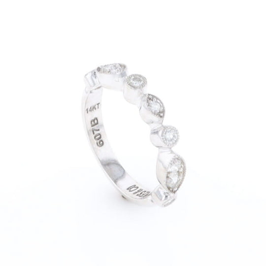 Simply Vintage Wedding Band (White Gold)