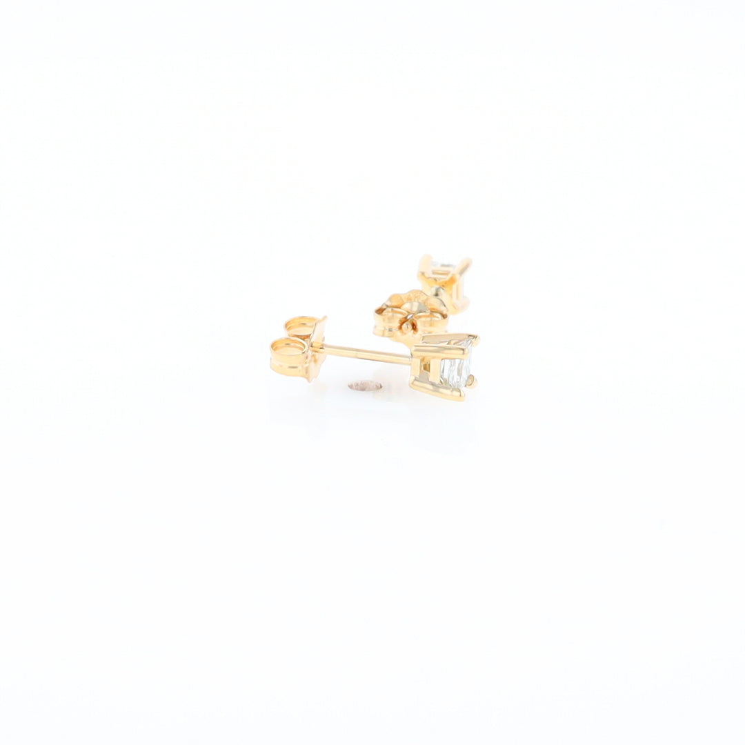 0.38ctw Diamond Stud Earrings