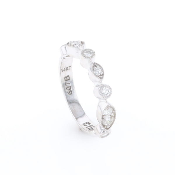 Simply Vintage Wedding Band (White Gold)