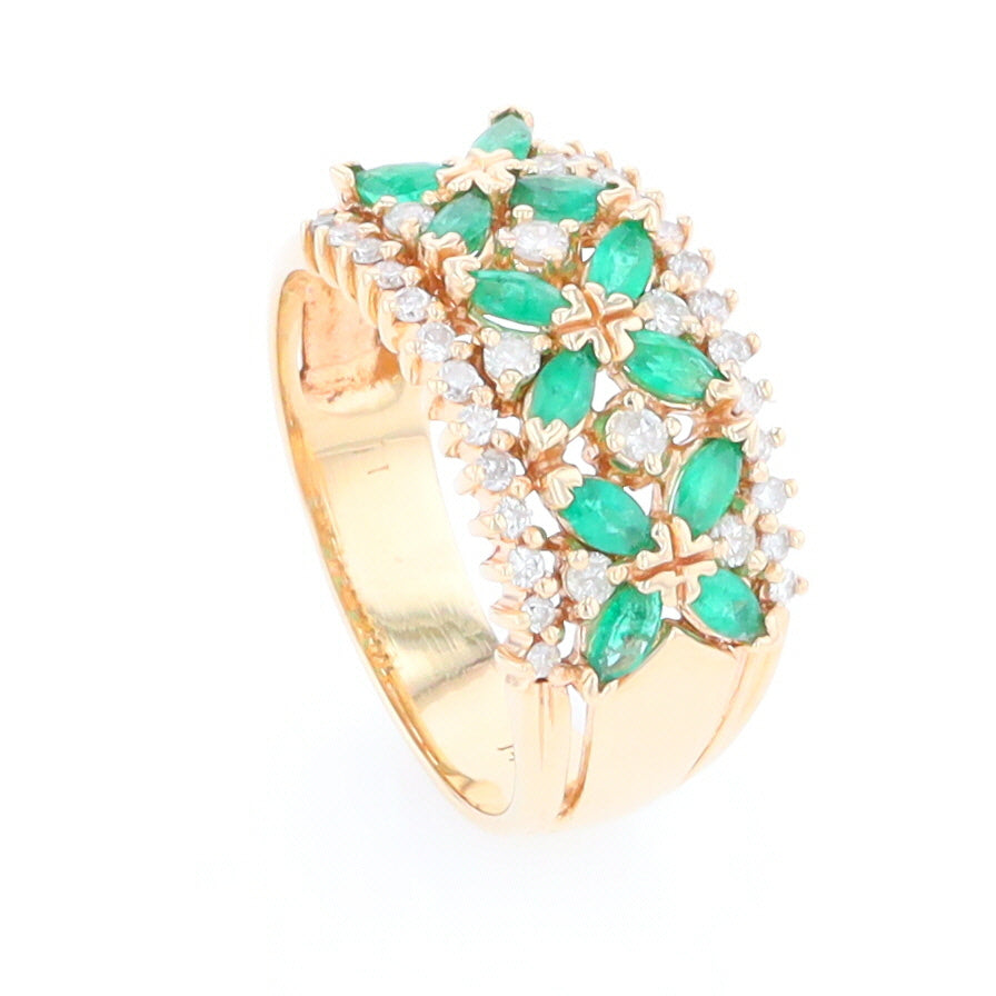 14Kt Yellow Gold With Emerald & Diamond Clover Flower Design Ring