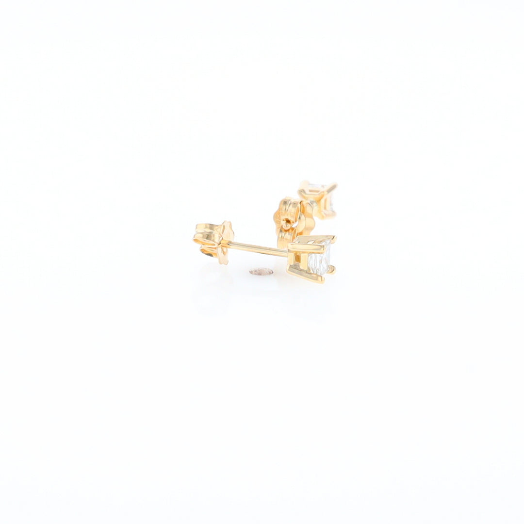 0.39ctw Diamond Stud Earrings