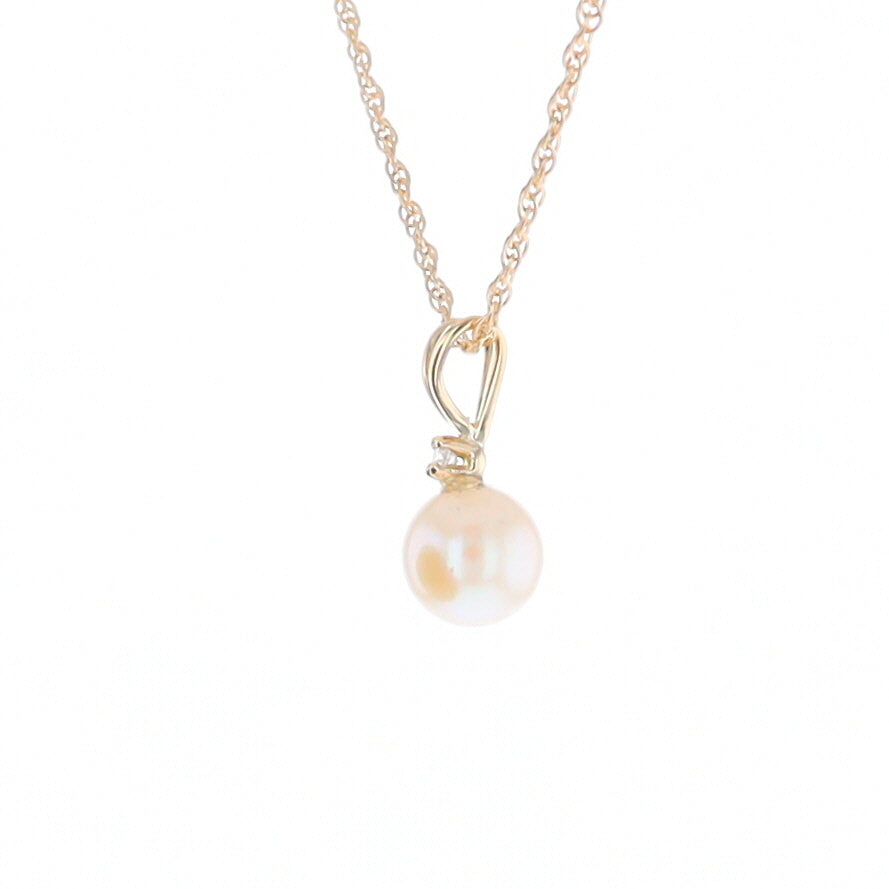 Pearl Pendant with Diamond Accent