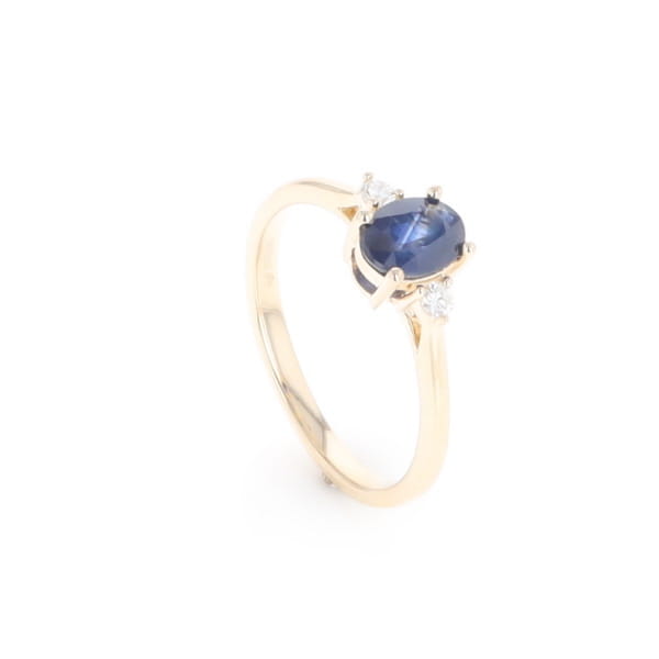 Oval Sapphire Ring With 2 Accent Diamonds