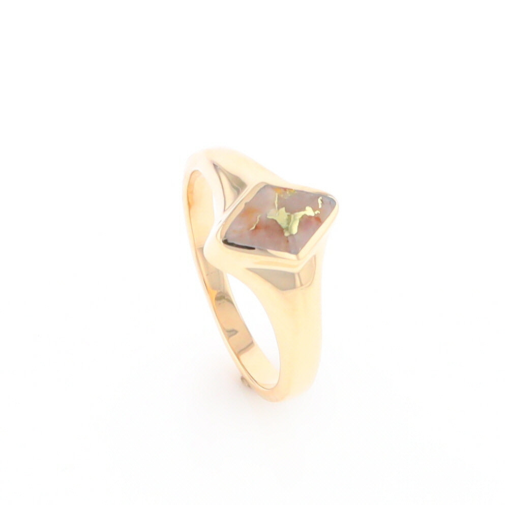 Gold Quartz Ring Diamond Shape Inlaid Design