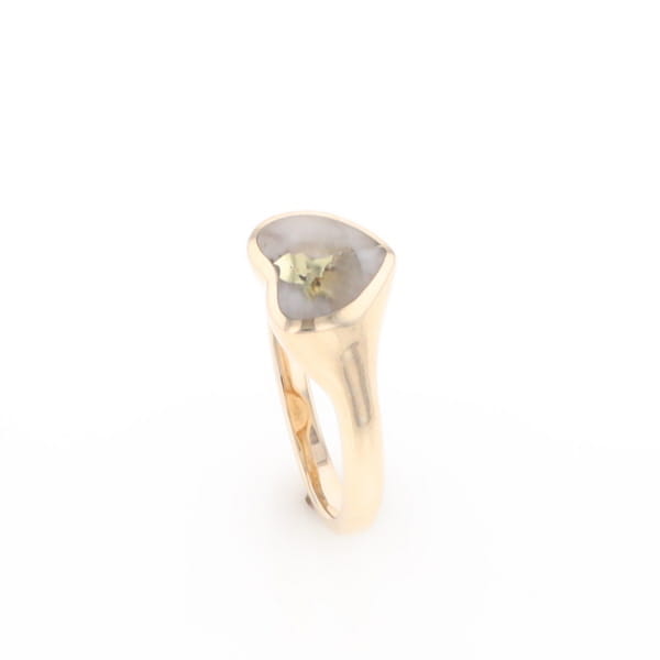 Gold Quartz Ring Heart Shape Inlaid Design