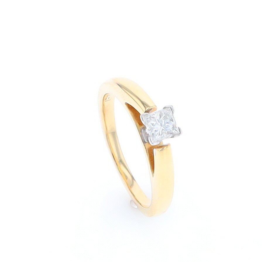 0.32ct Princess Cut Solitaire Diamond Engagement Ring
