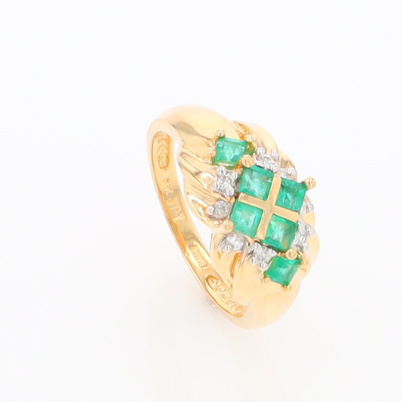 Princess Cut Emerald Diamond Ring