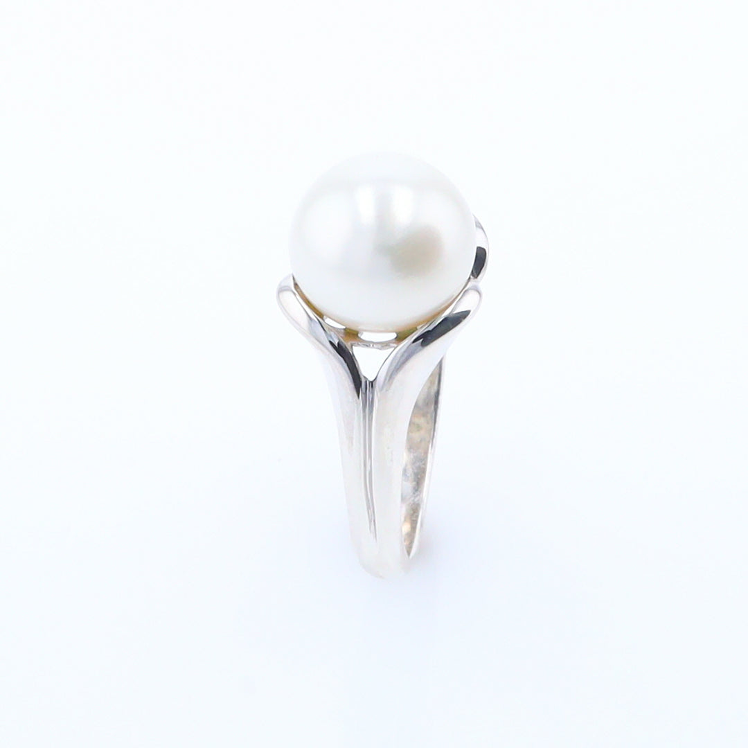 Solitaire Pearl Ring